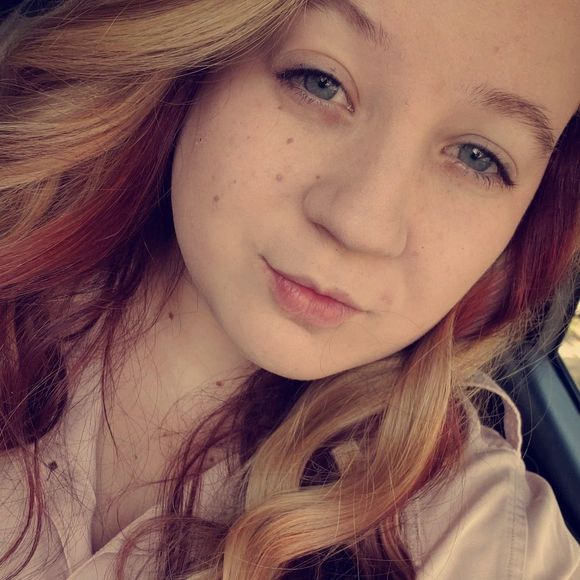 Meet your Posher, Allie - Picture 1 of 1